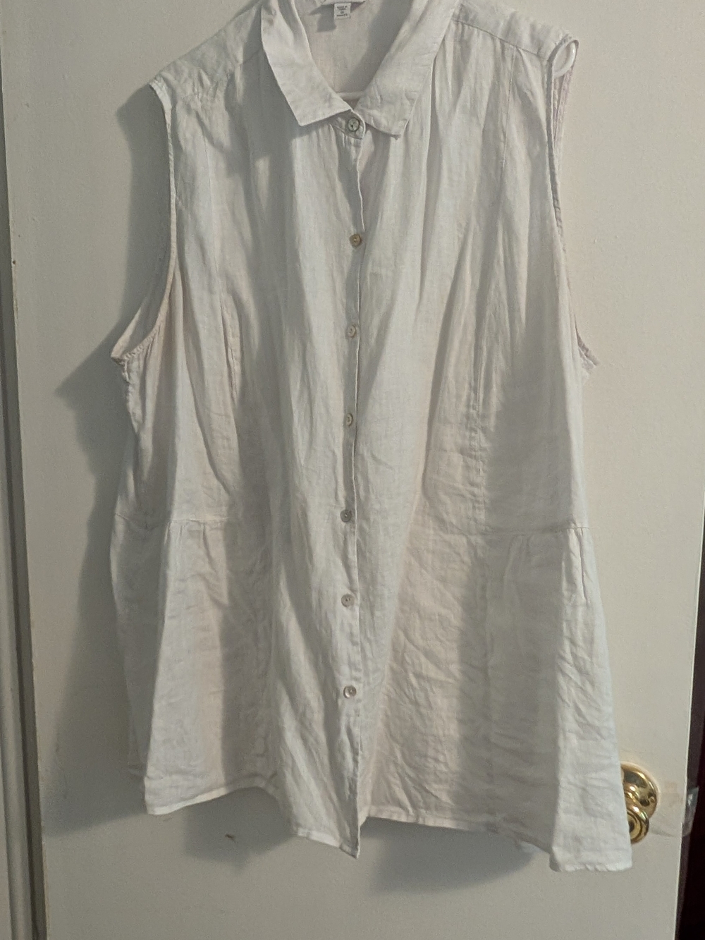 J. Jill White Sleeveless Button-Down Shirt